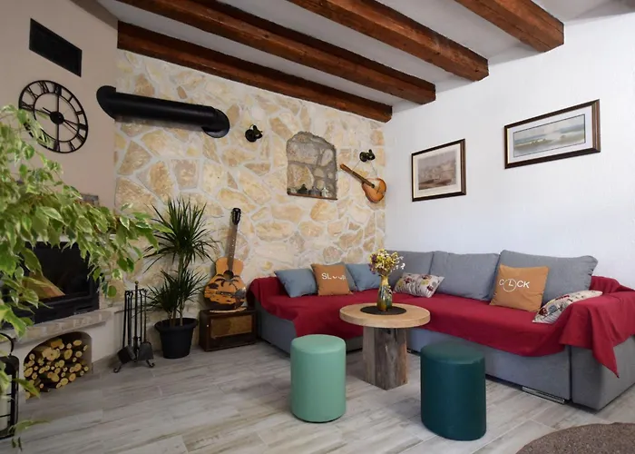 Neven1 Mit Terrasse By Interhome Lägenhet Čižići