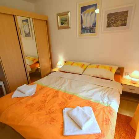 Neven1 Mit Terrasse By Interhome * Čižići